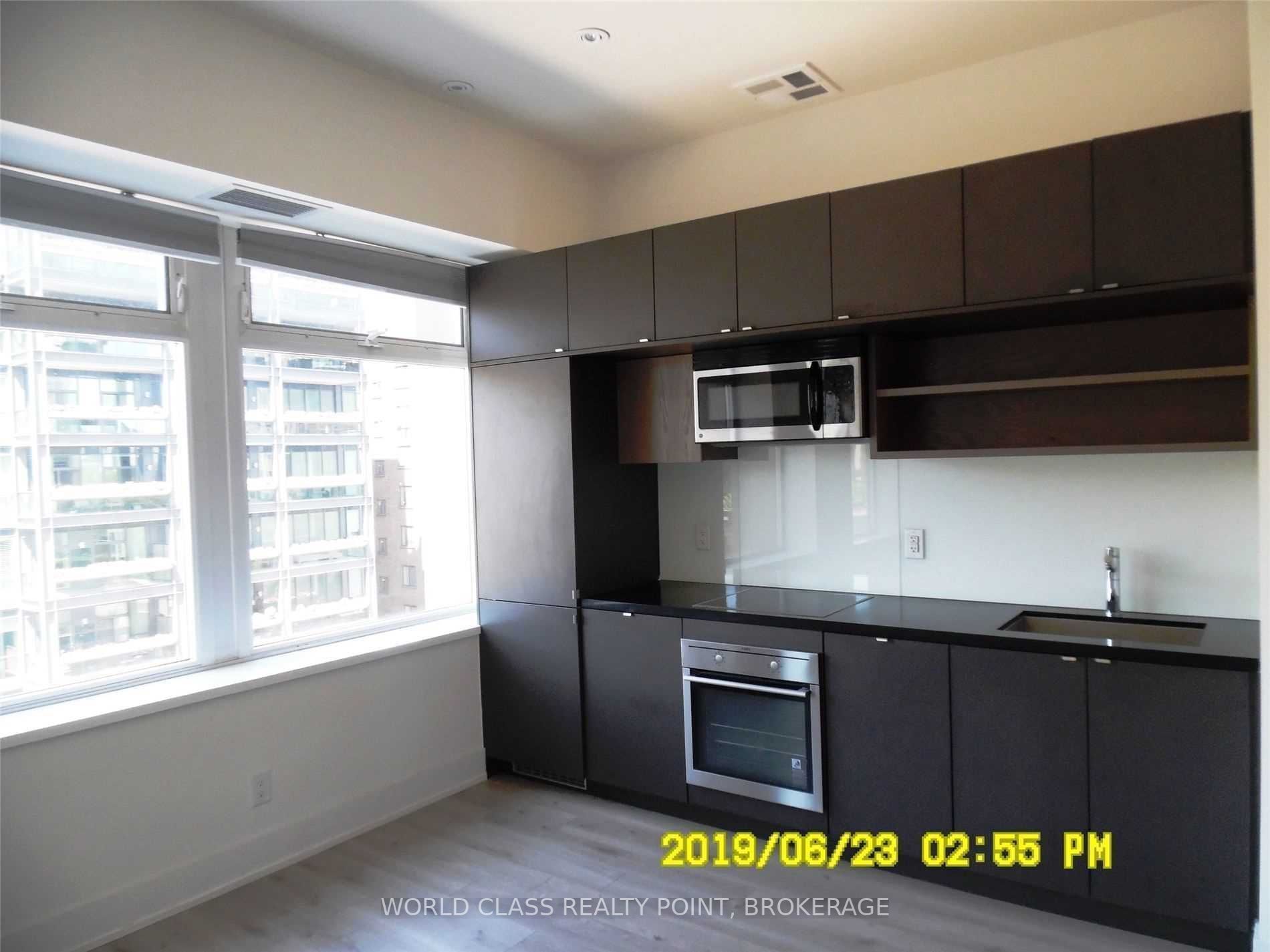 111 St. Clair Ave W, #528