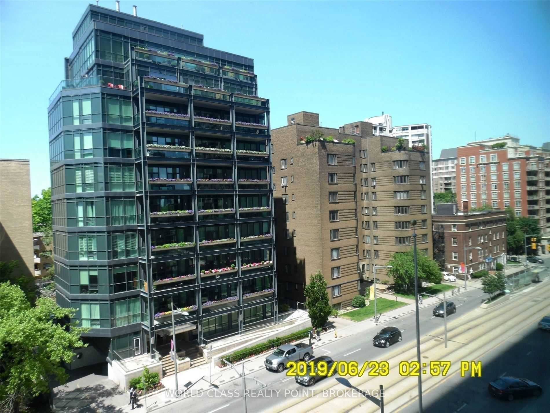 111 St. Clair Ave W, #528