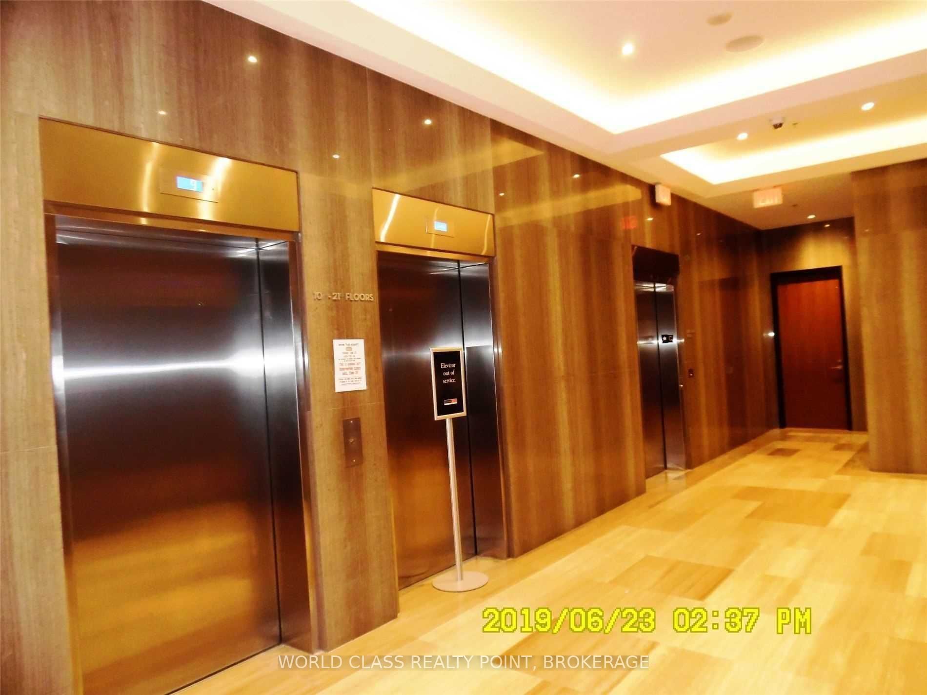 111 St. Clair Ave W, #528