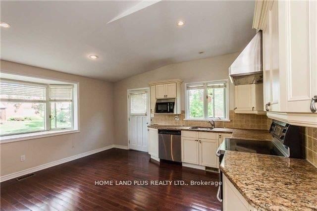 20 Larkfield Dr