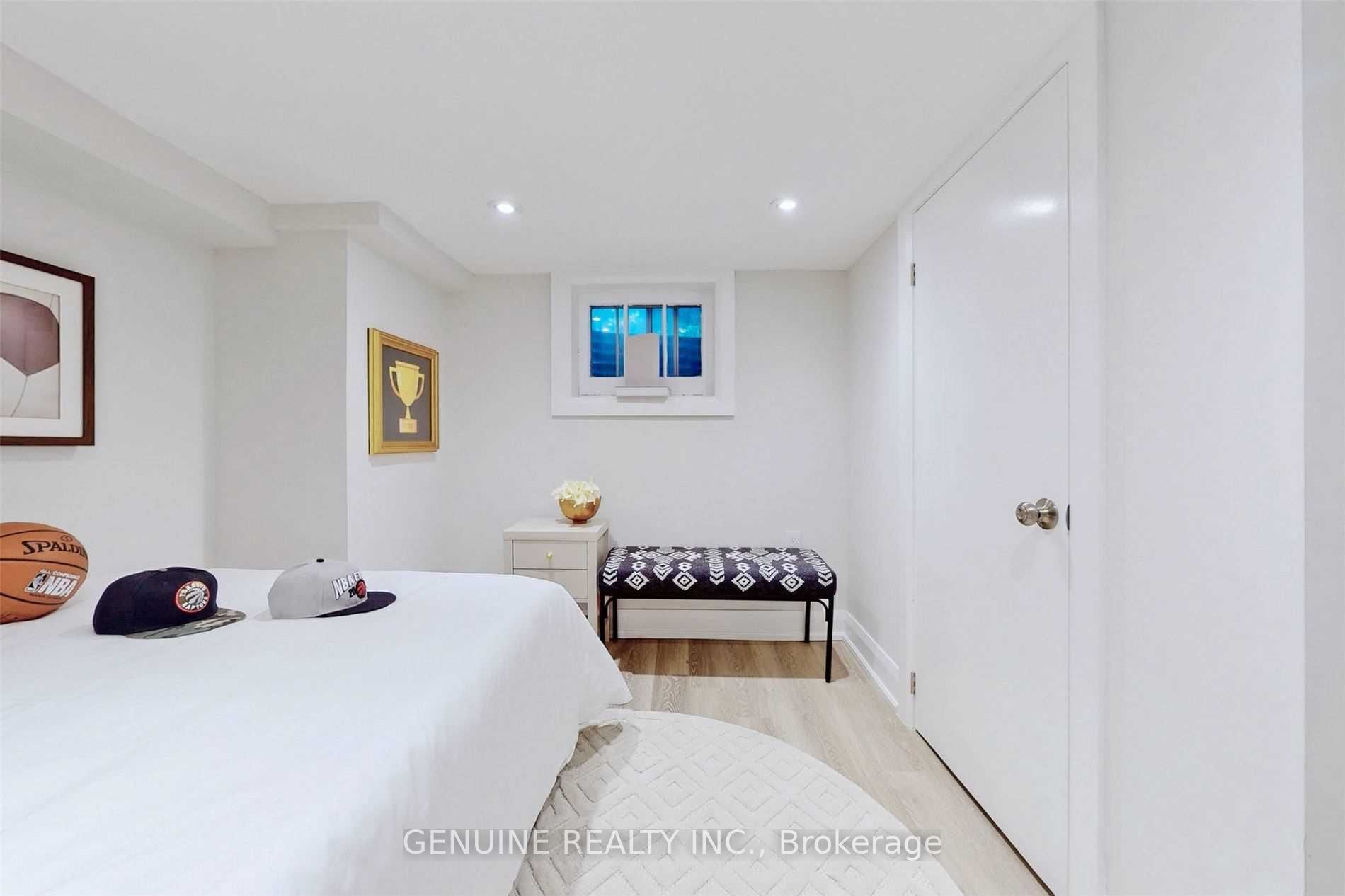 35 Cranbrooke Ave