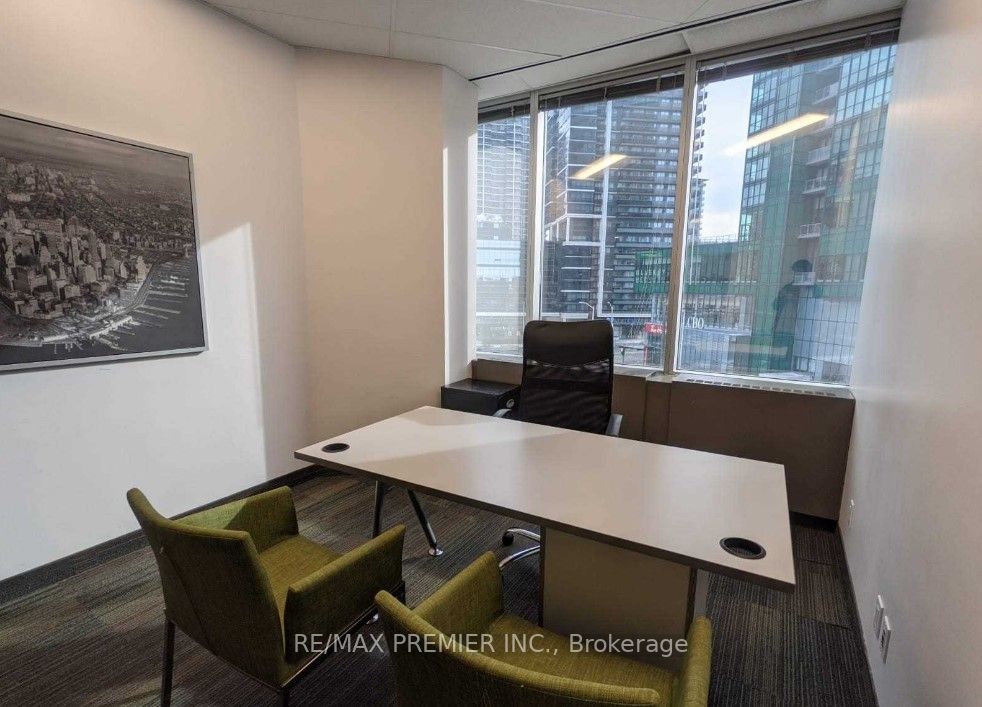 25 Sheppard Ave W, #300-22