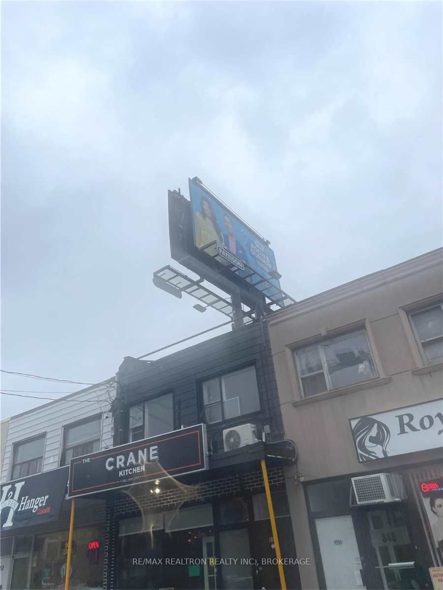 850 Sheppard Ave W
