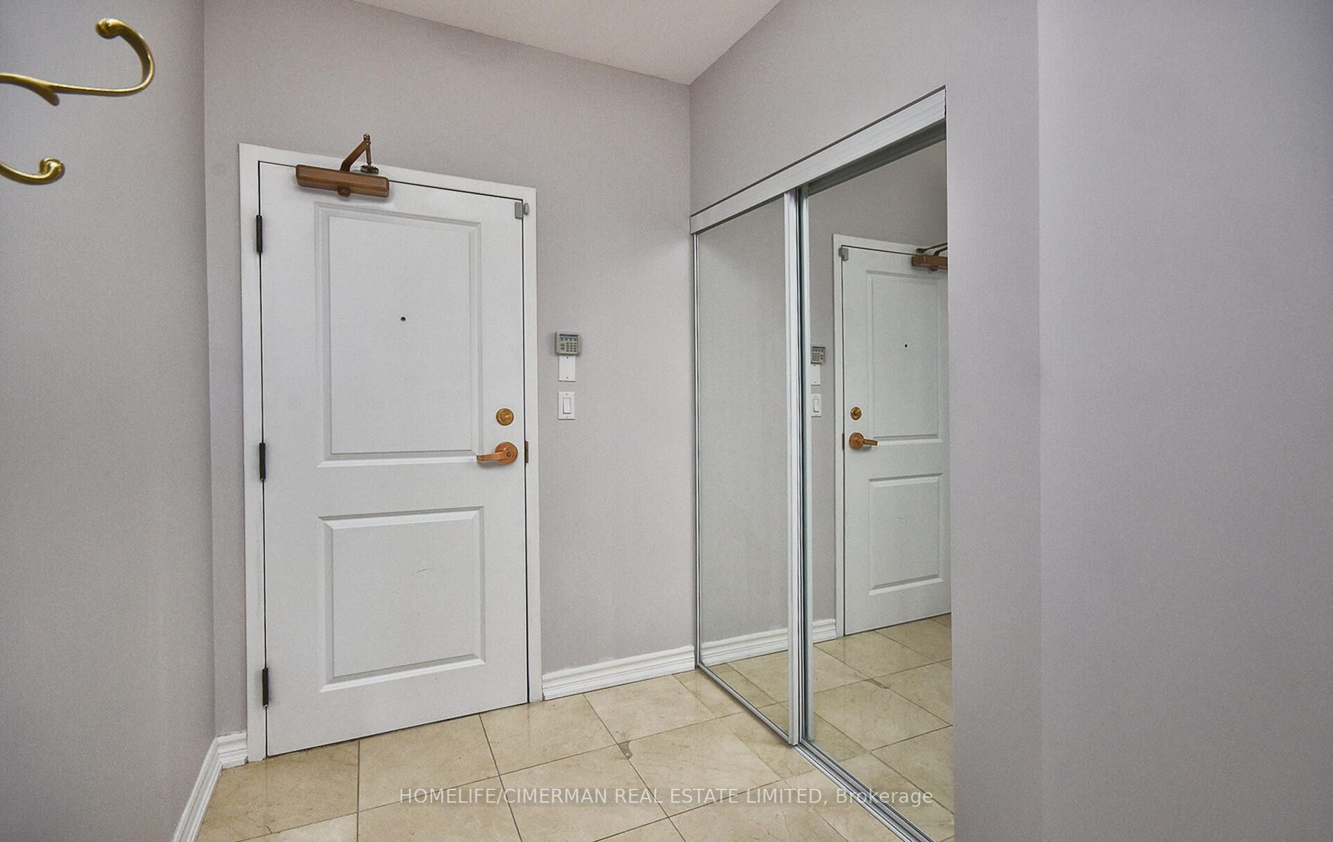 4200 Bathurst St, #705