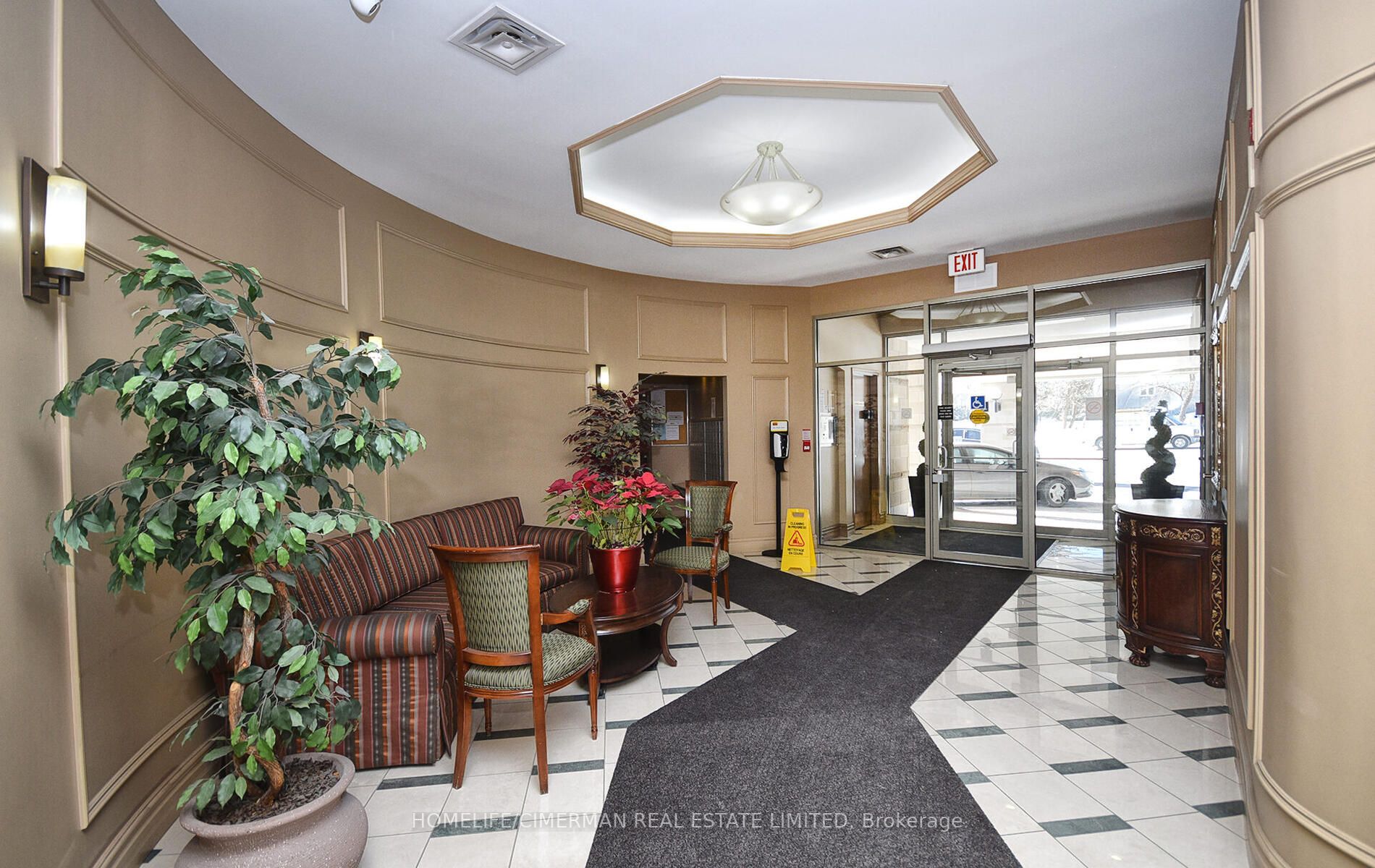 4200 Bathurst St, #705