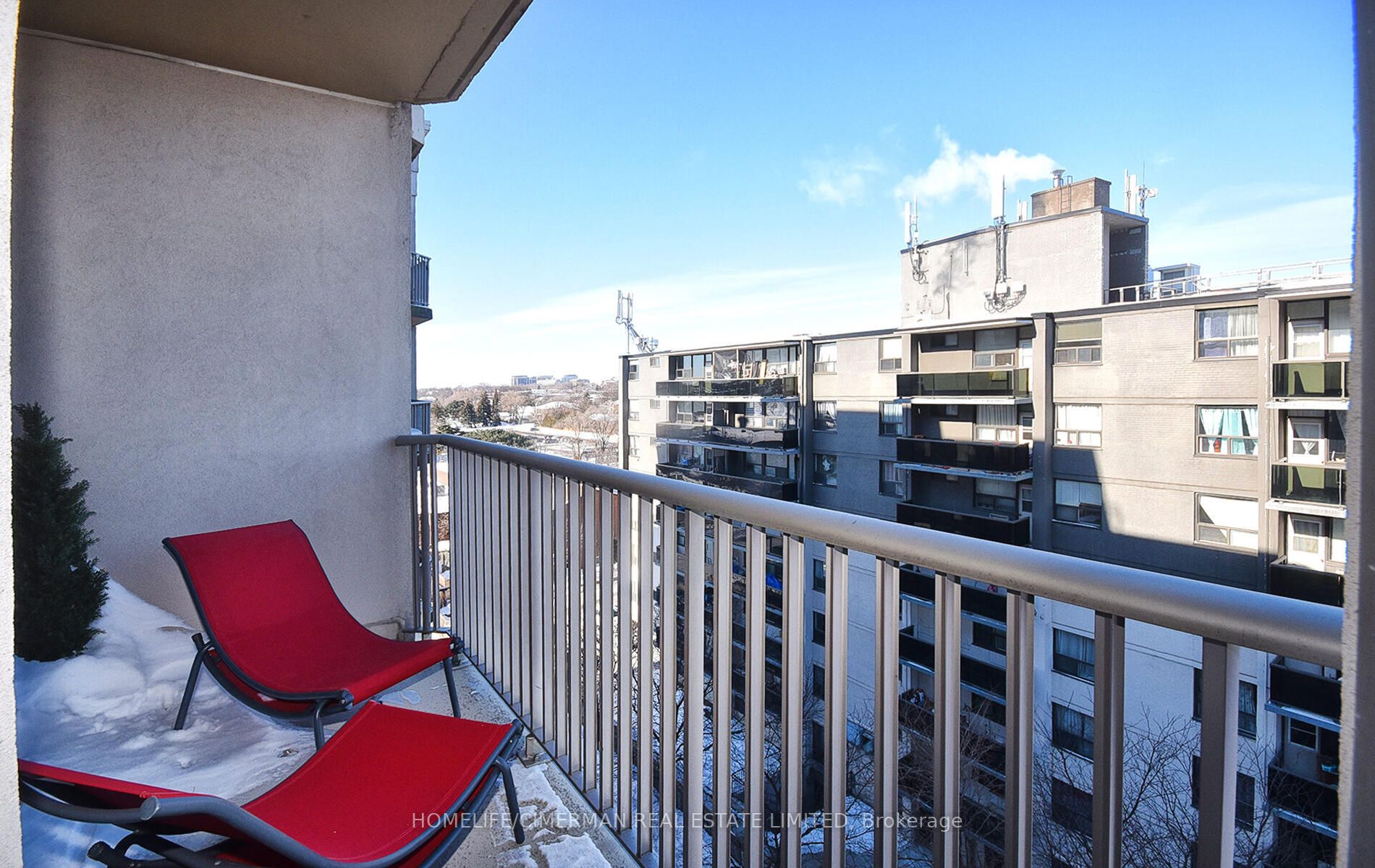 4200 Bathurst St, #705
