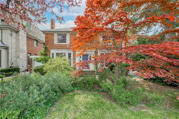 427 Lytton Blvd, Toronto