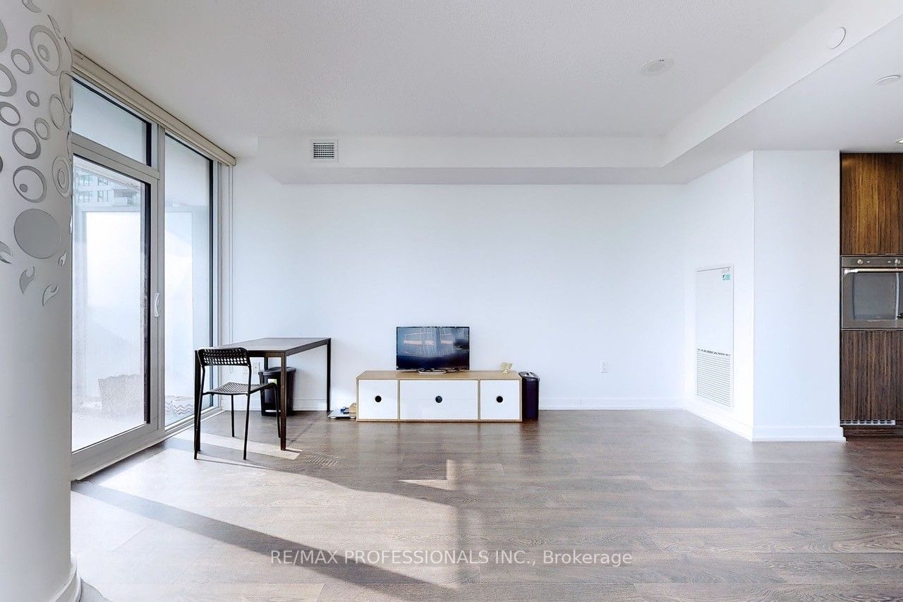 10 York St, #2410