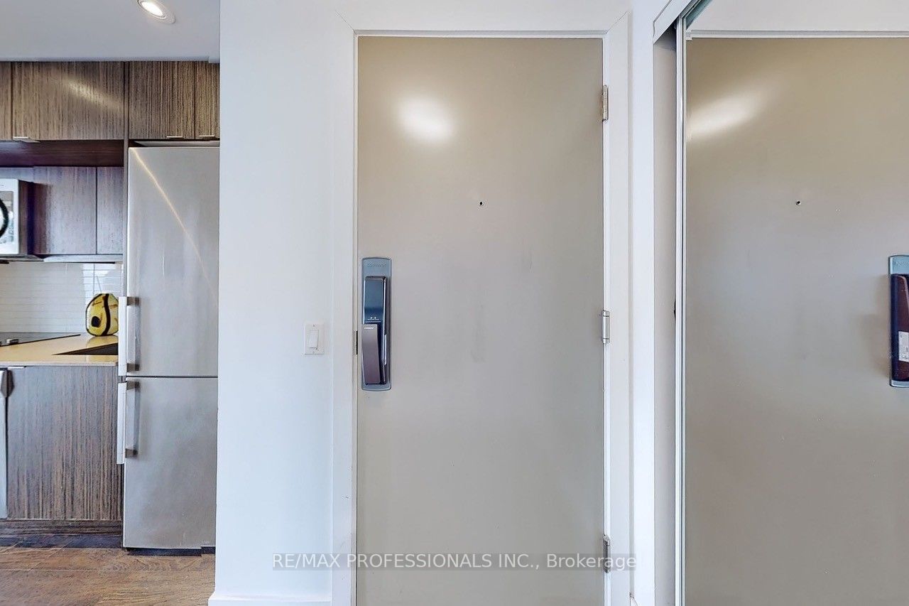 10 York St, #2410