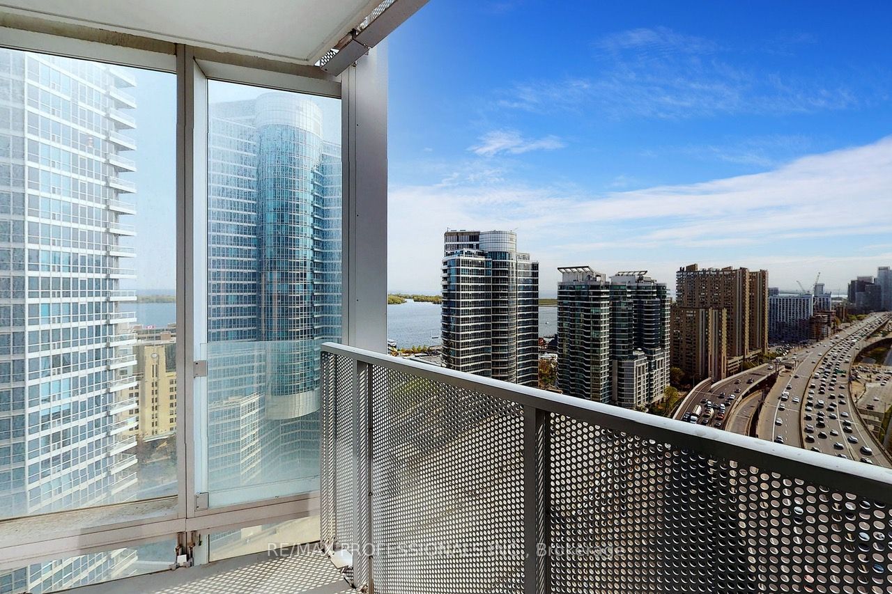 10 York St, #2410