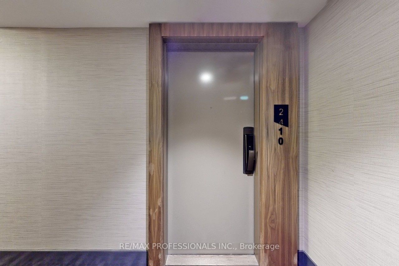 10 York St, #2410