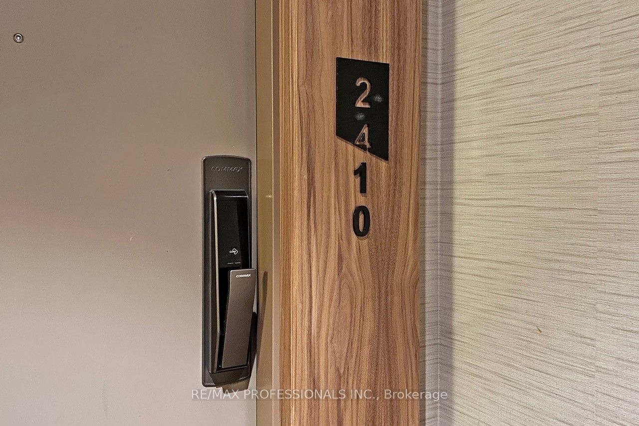 10 York St, #2410