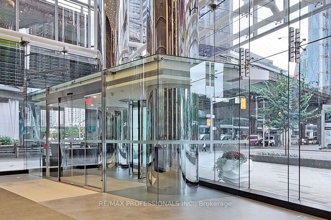 10 York St, #2410