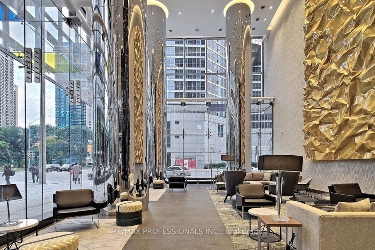 10 York St, #2410