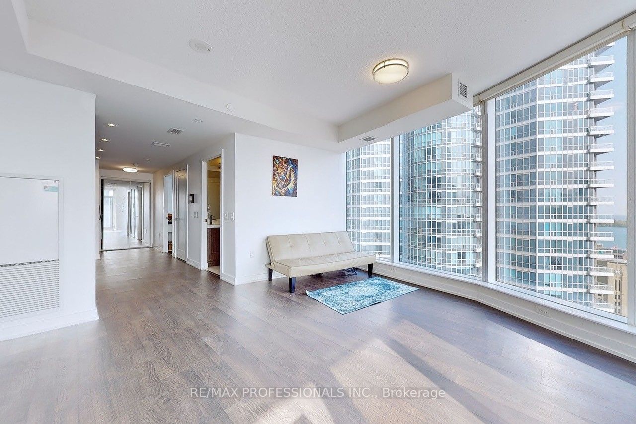 10 York St, #2410