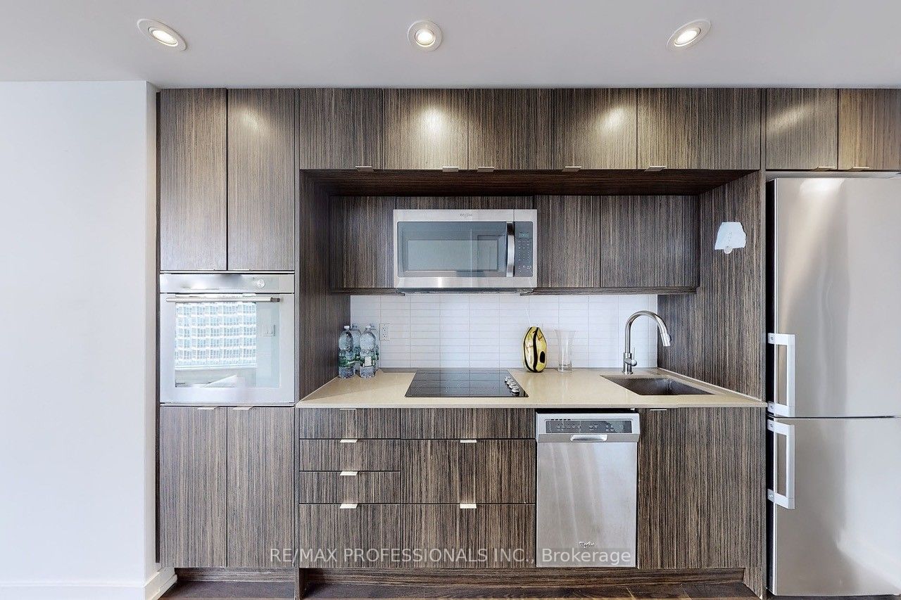 10 York St, #2410