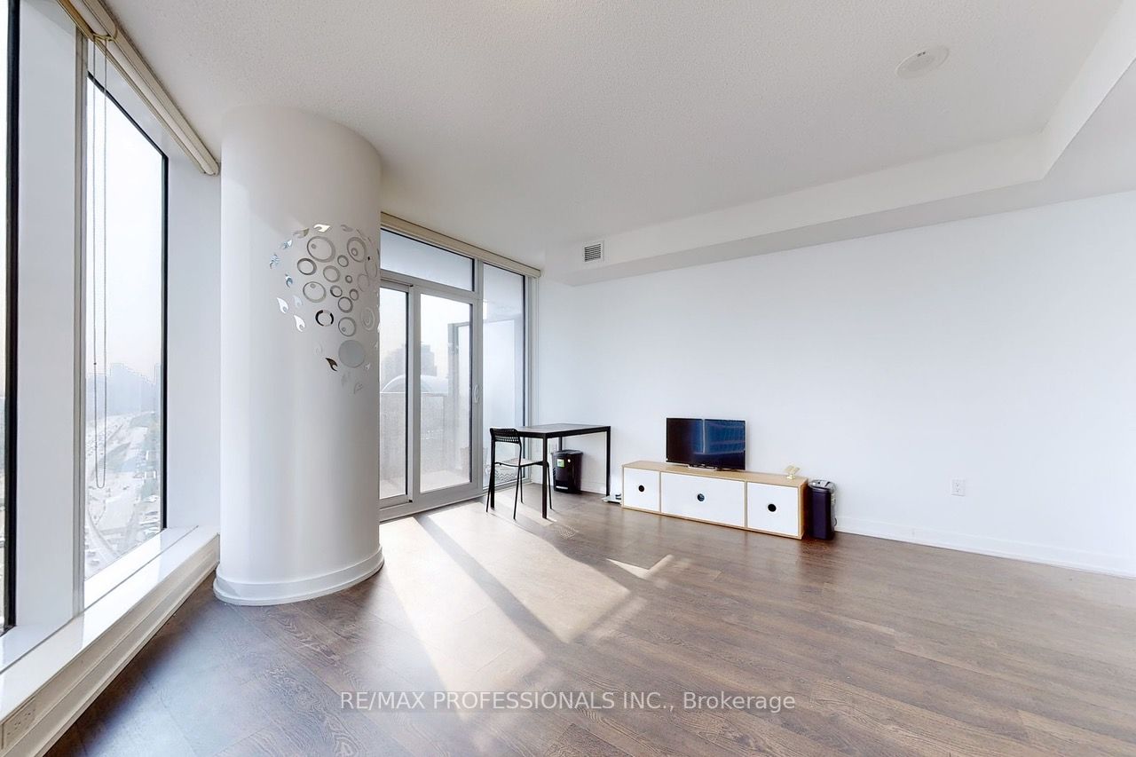 10 York St, #2410