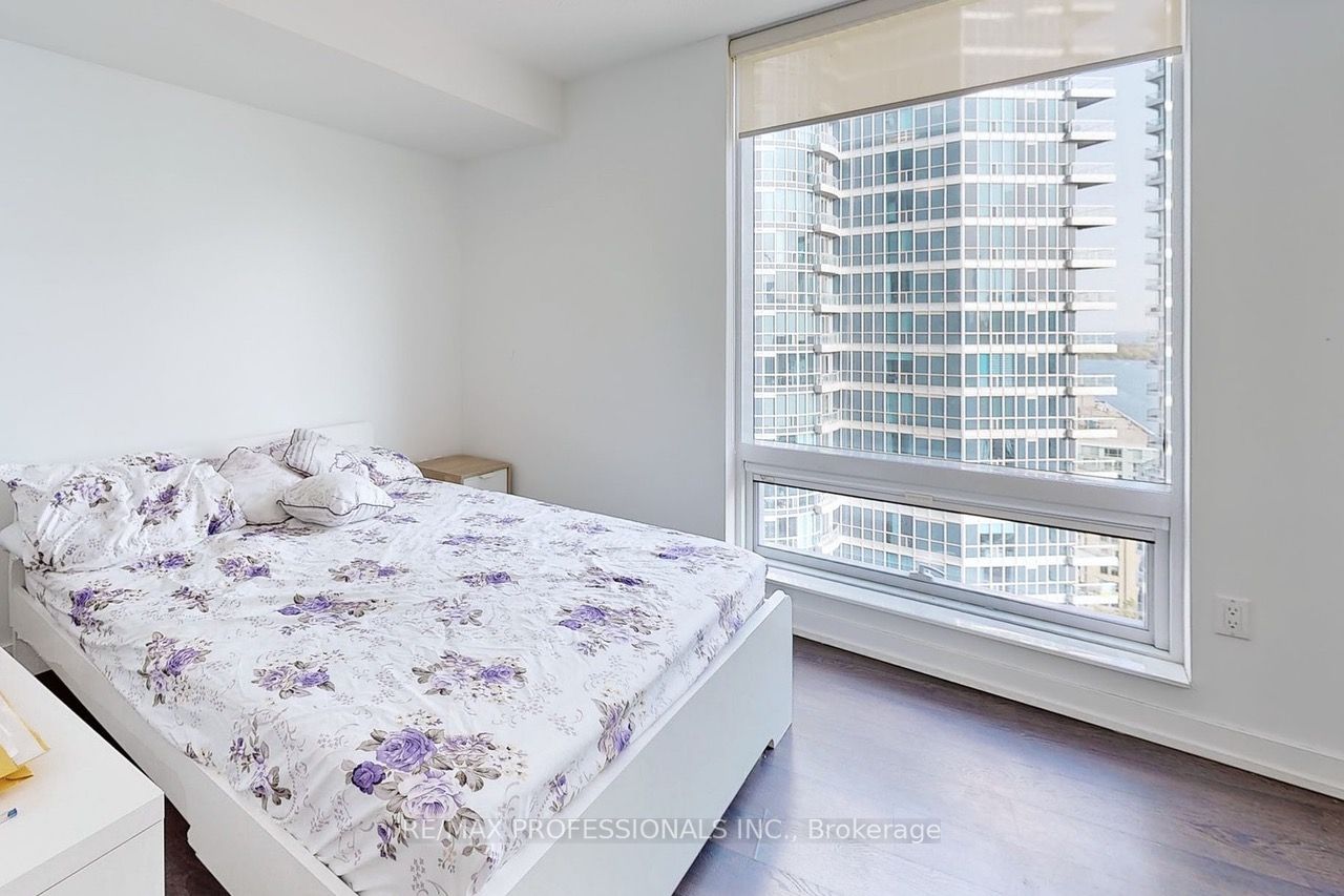 10 York St, #2410