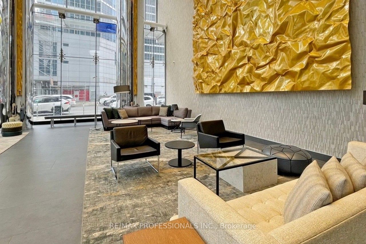 10 York St, #2410