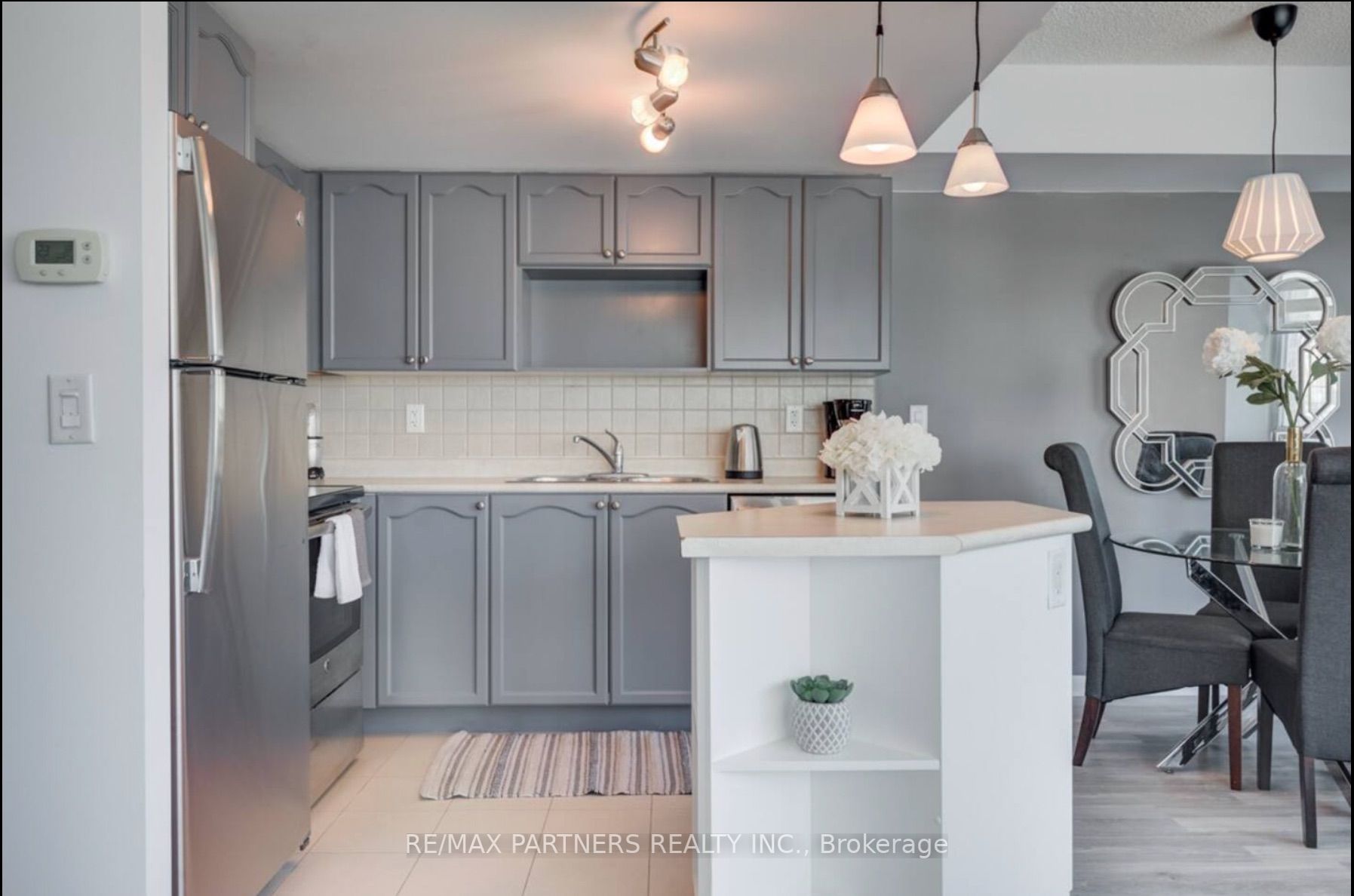 18 Yonge St, #2503