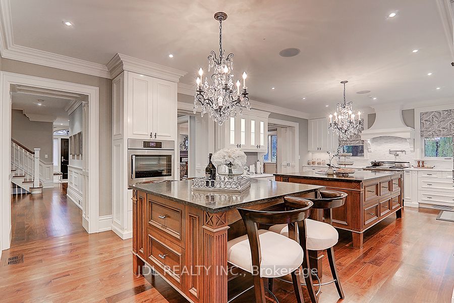 15 Castle Frank Cres