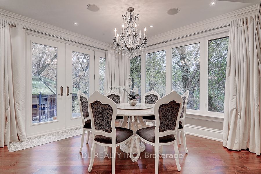 15 Castle Frank Cres