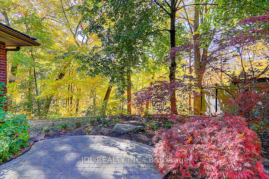 15 Castle Frank Cres