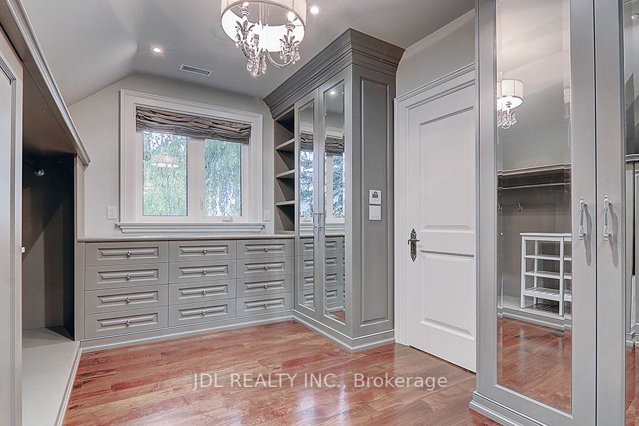 15 Castle Frank Cres