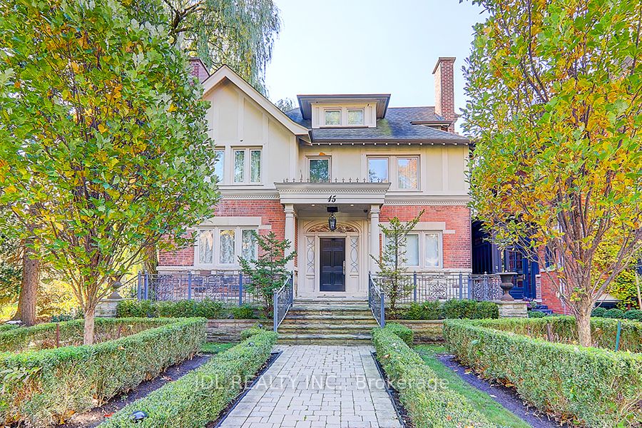15 Castle Frank Cres