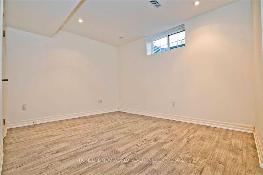 8 Shady Oaks Crescent