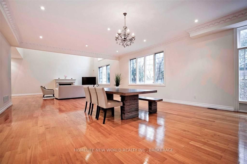 8 Shady Oaks Crescent