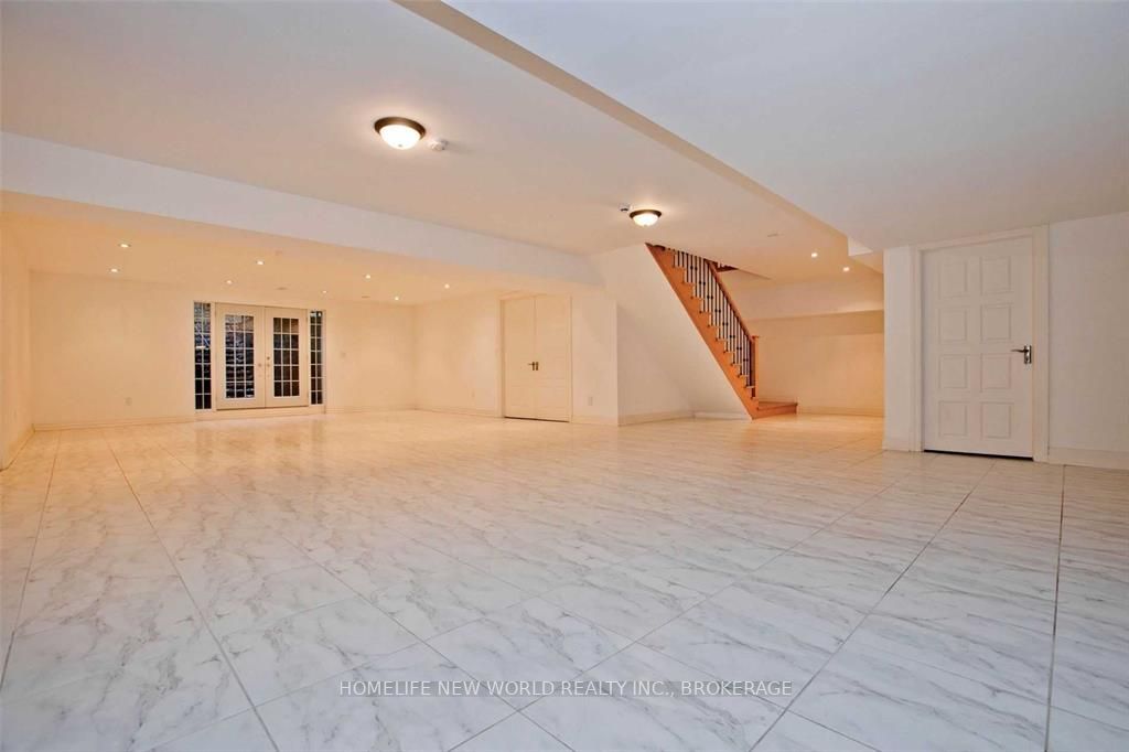 8 Shady Oaks Crescent