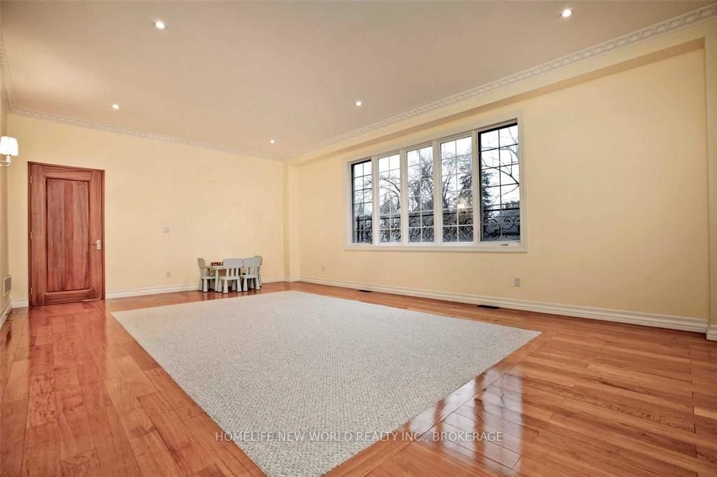 8 Shady Oaks Crescent