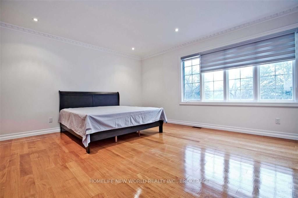 8 Shady Oaks Crescent