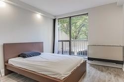 33 Harbour Sq, #834
