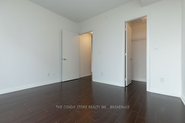 460 Adelaide St E, #1911