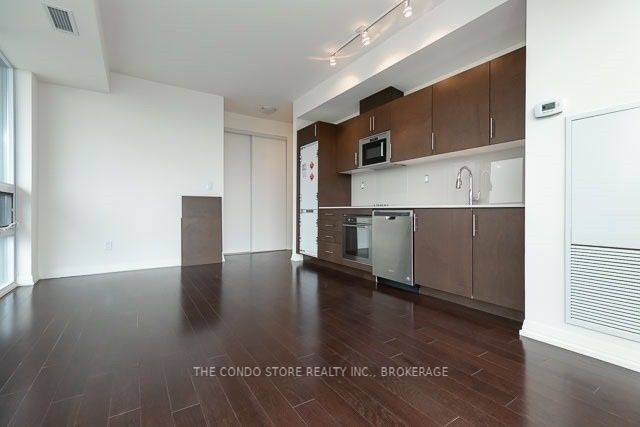 460 Adelaide St E, #1911