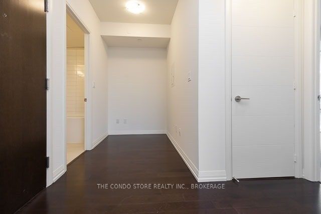 460 Adelaide St E, #1911