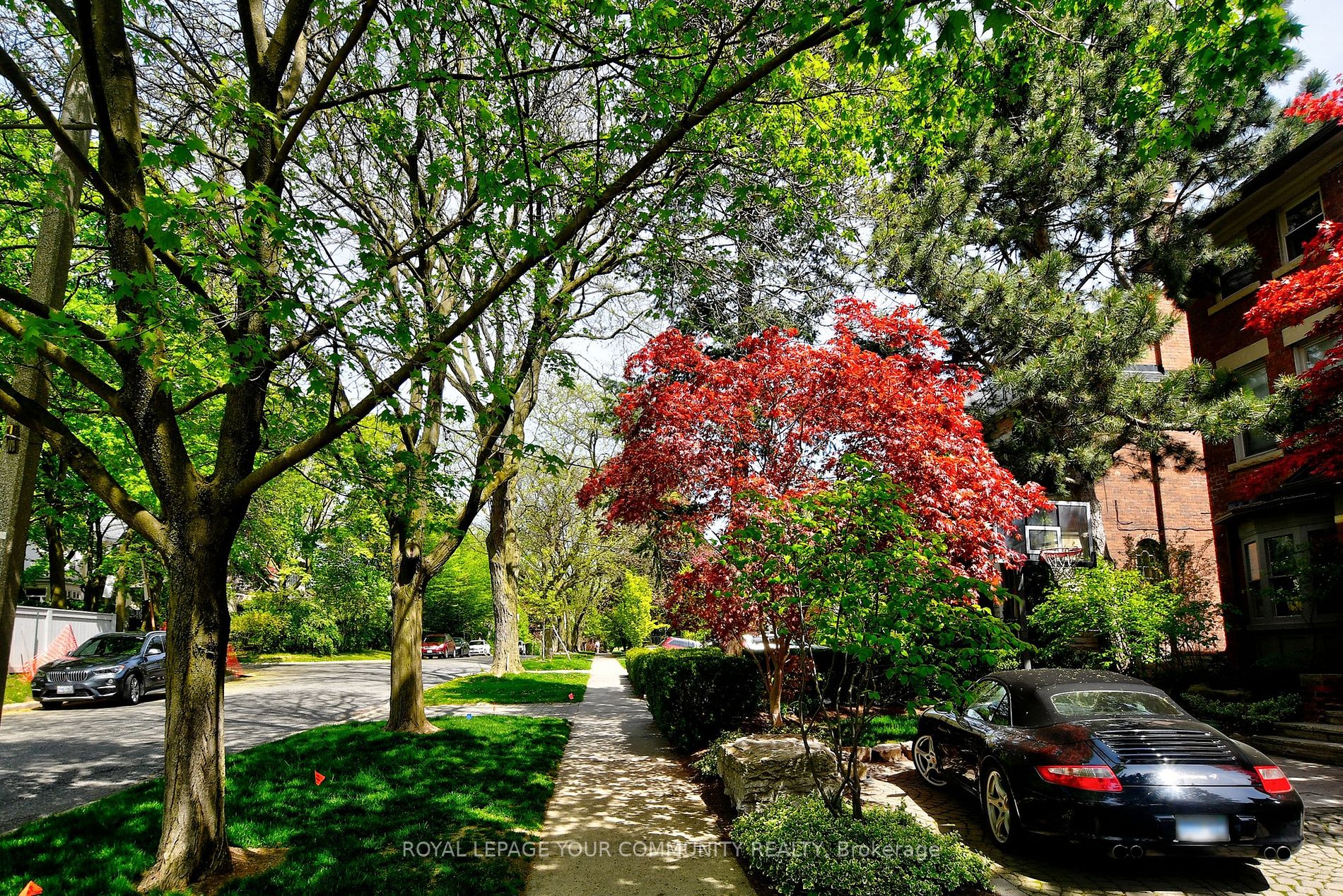 6 Parkwood Ave, #206