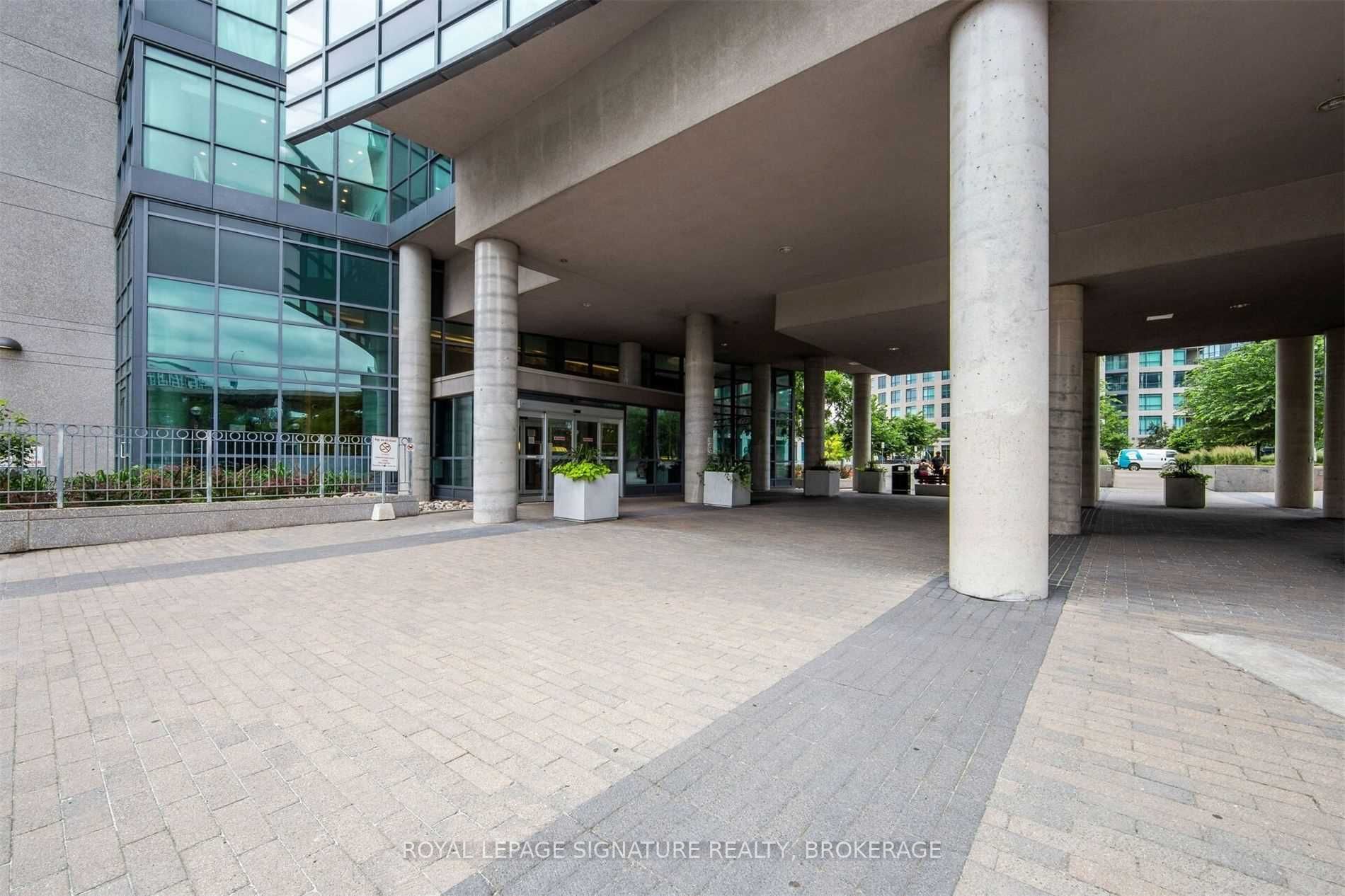215 Fort York Blvd, #420