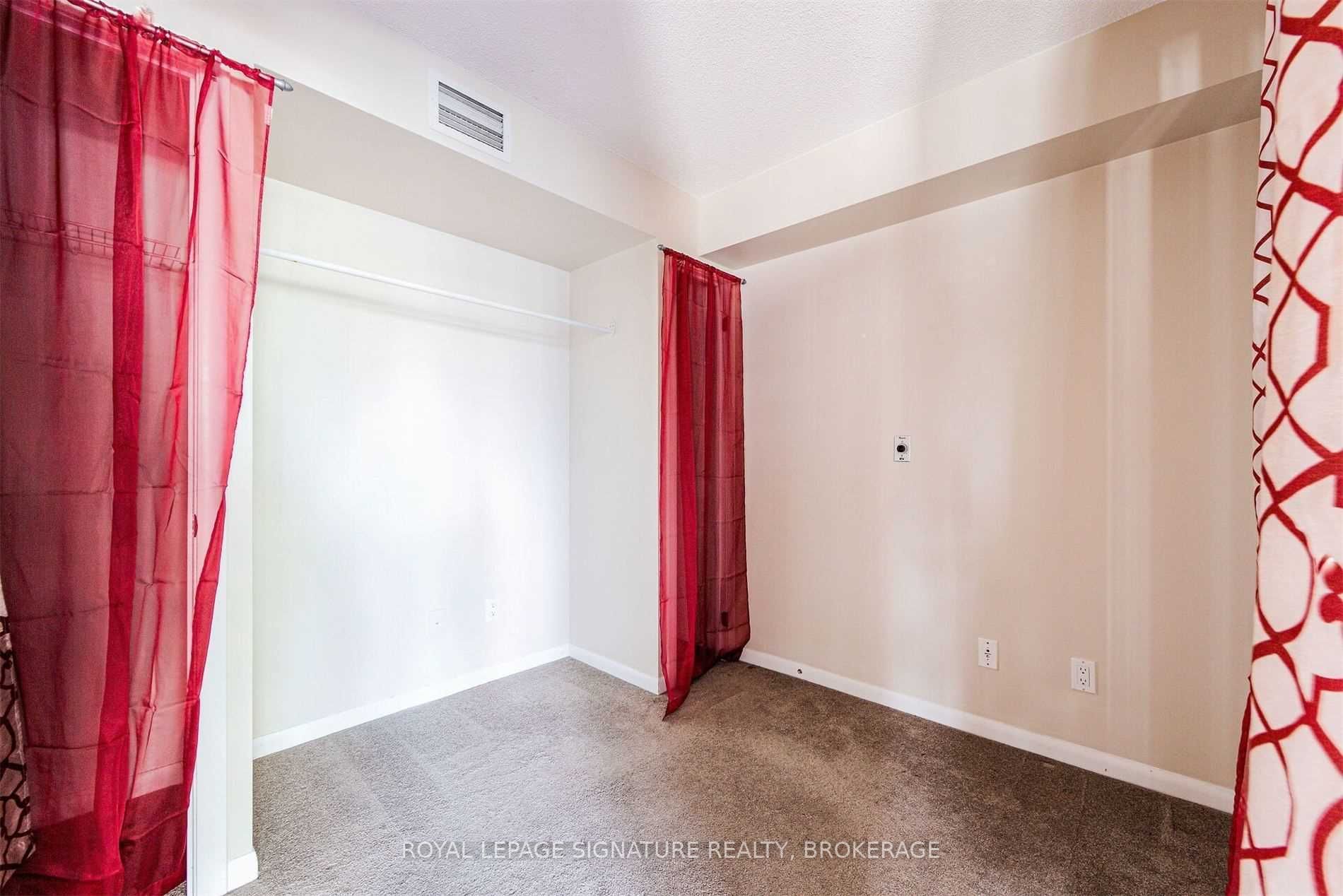 215 Fort York Blvd, #420