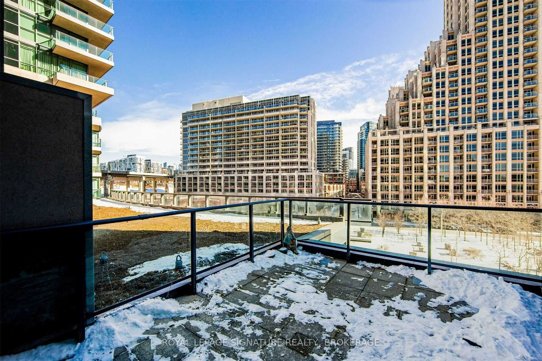 215 Fort York Blvd, #420