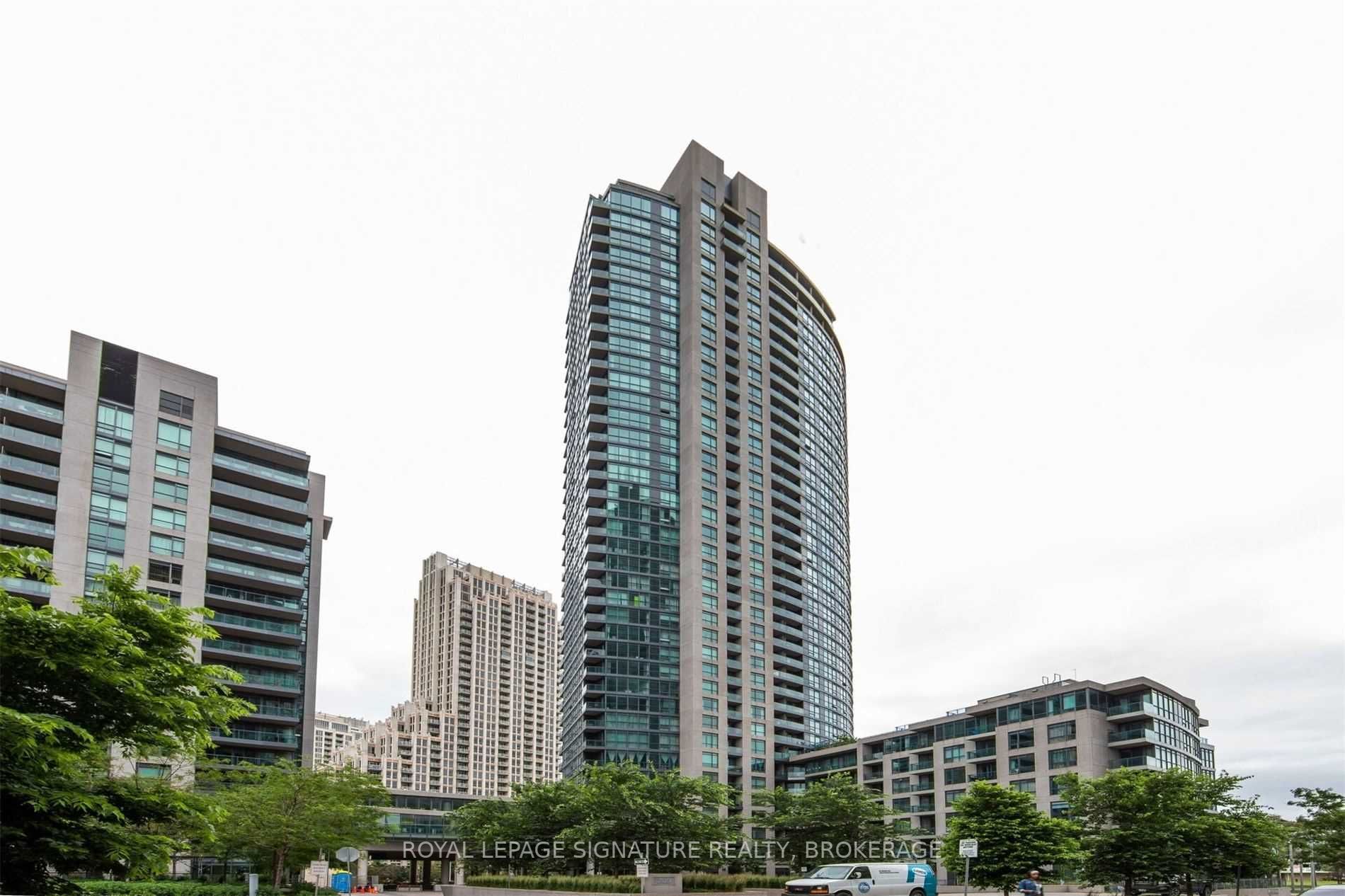 215 Fort York Blvd, #420