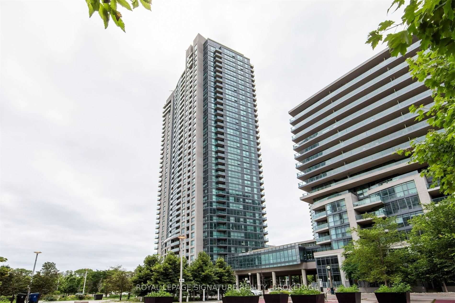 215 Fort York Blvd, #420