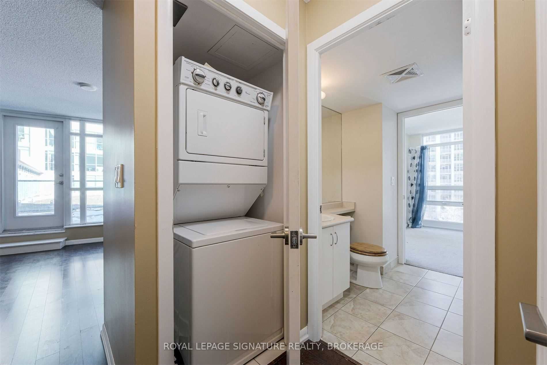 215 Fort York Blvd, #420
