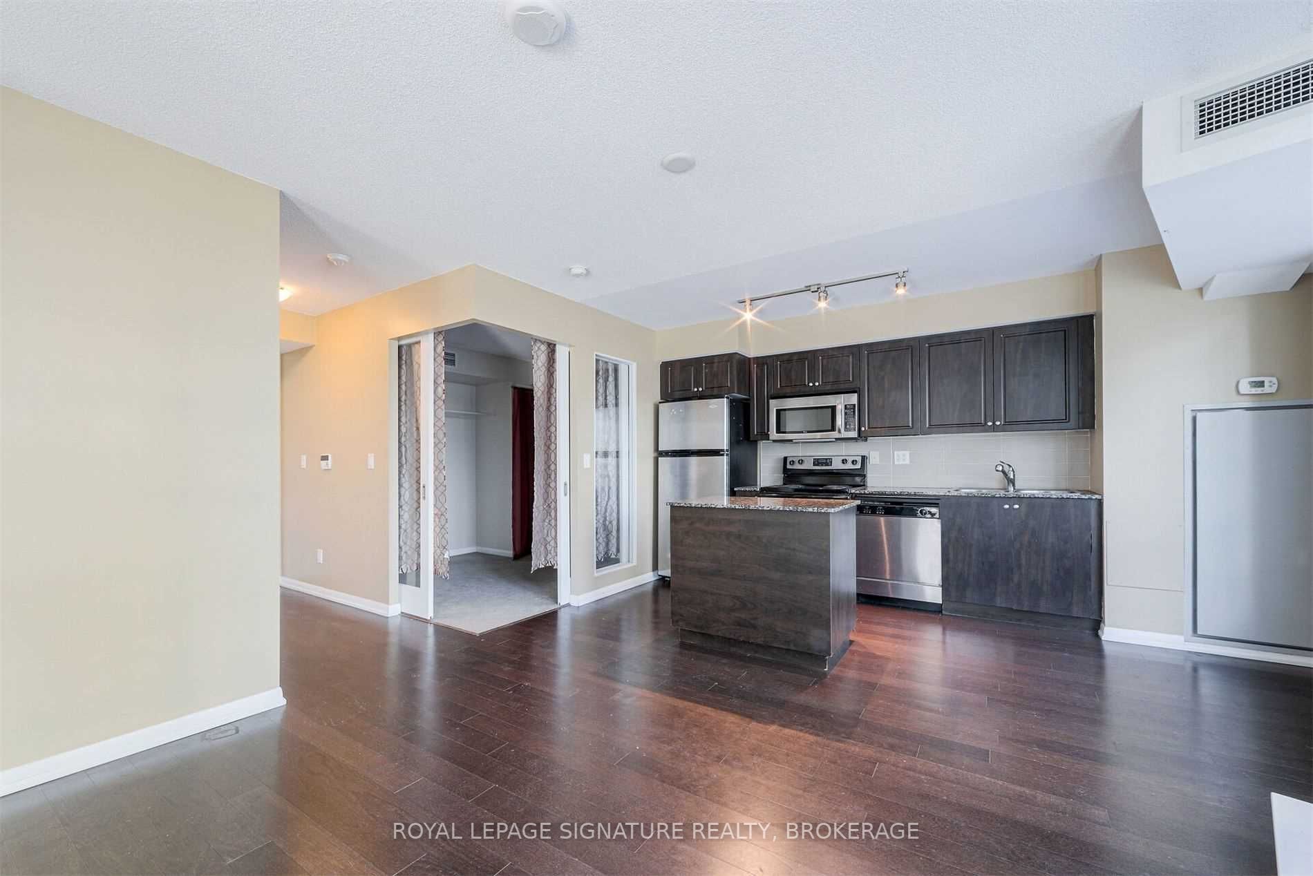 215 Fort York Blvd, #420