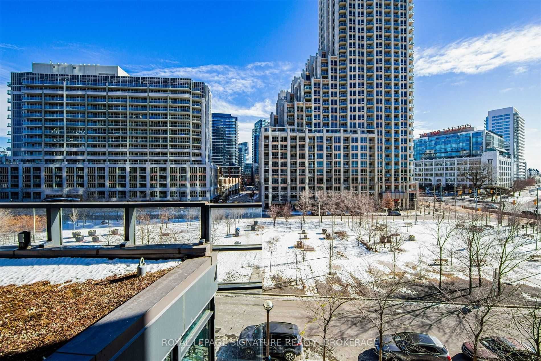 215 Fort York Blvd, #420