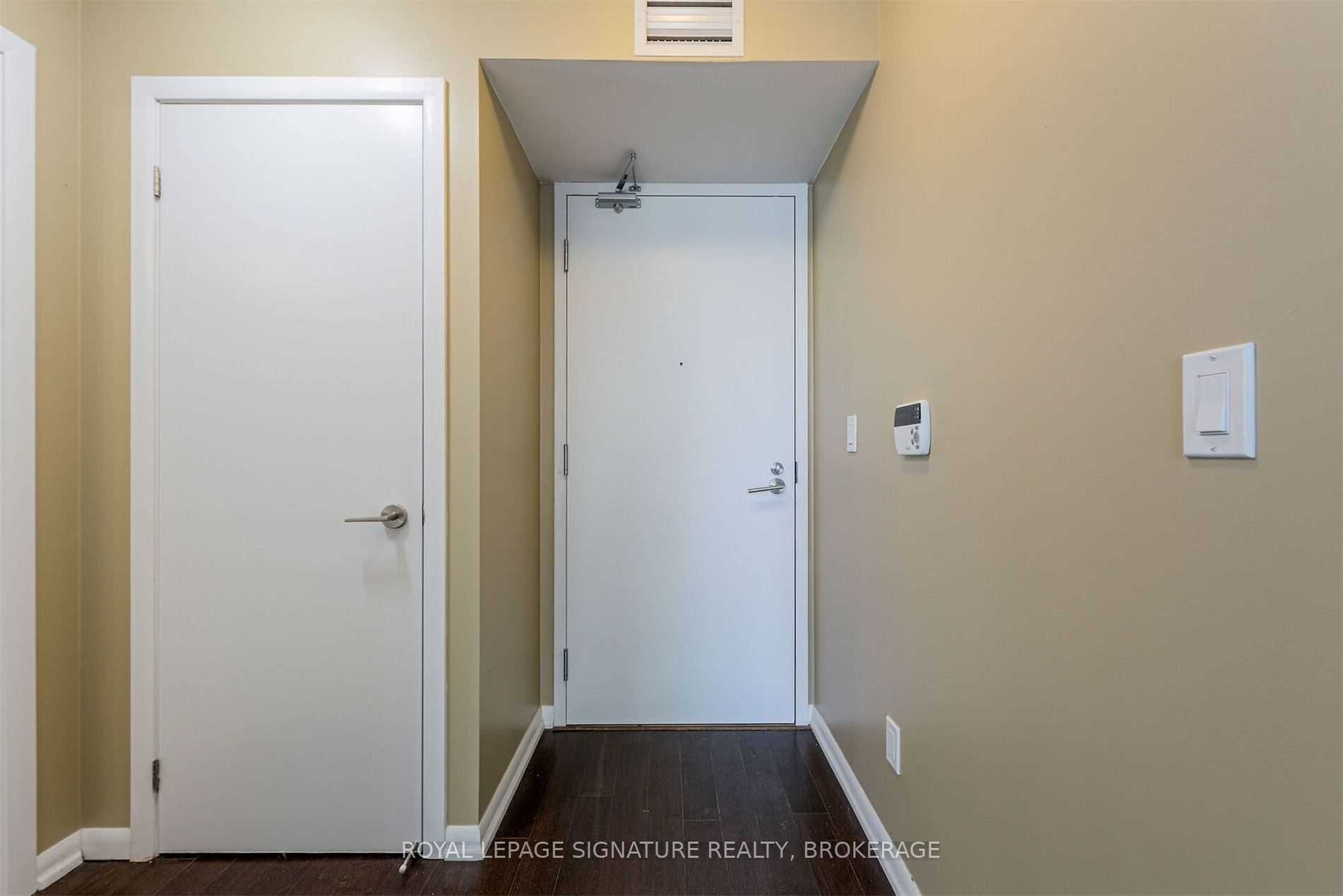 215 Fort York Blvd, #420