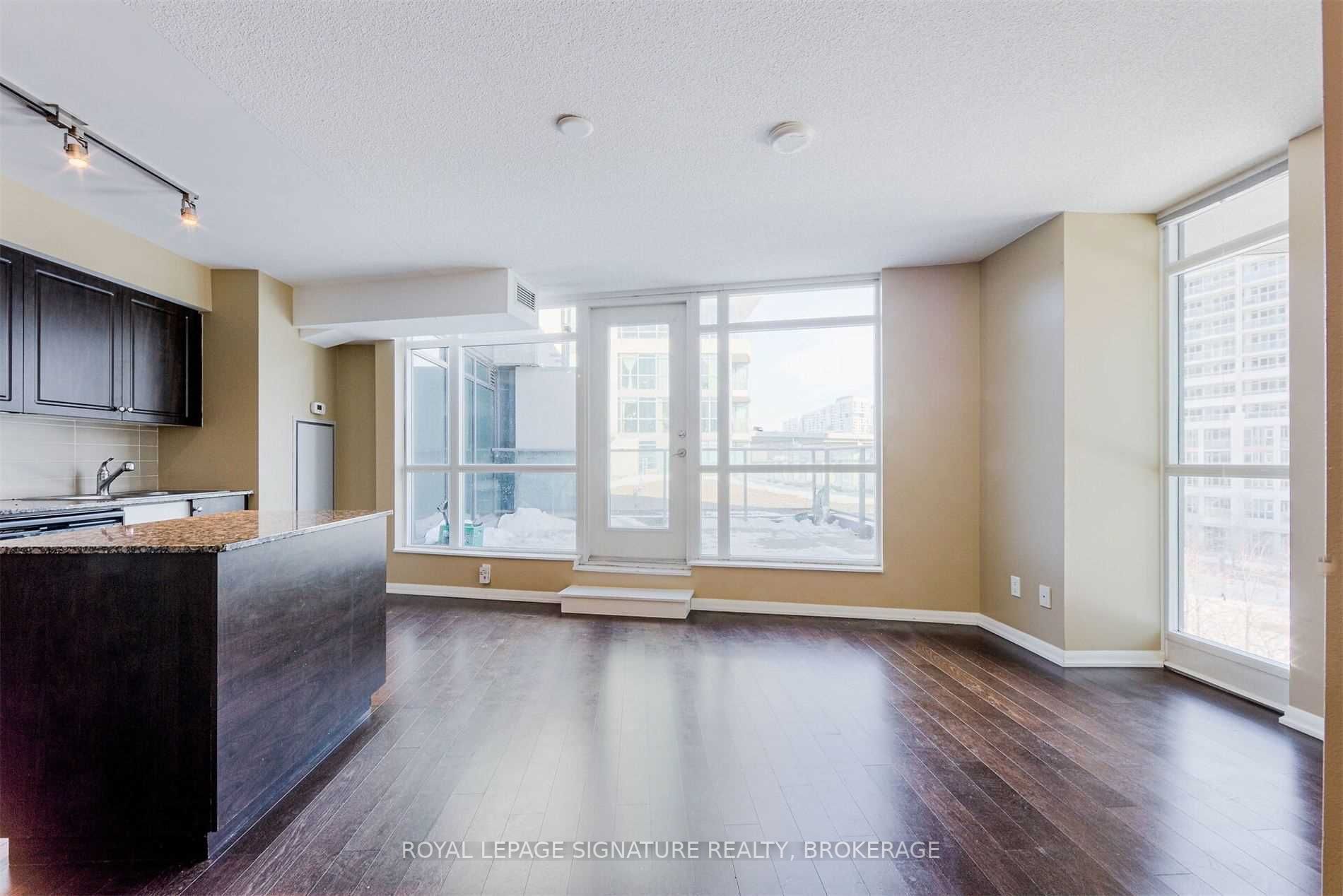 215 Fort York Blvd, #420