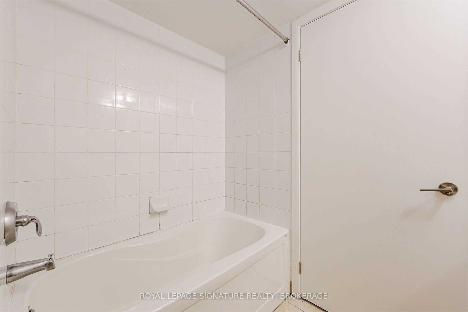 215 Fort York Blvd, #420